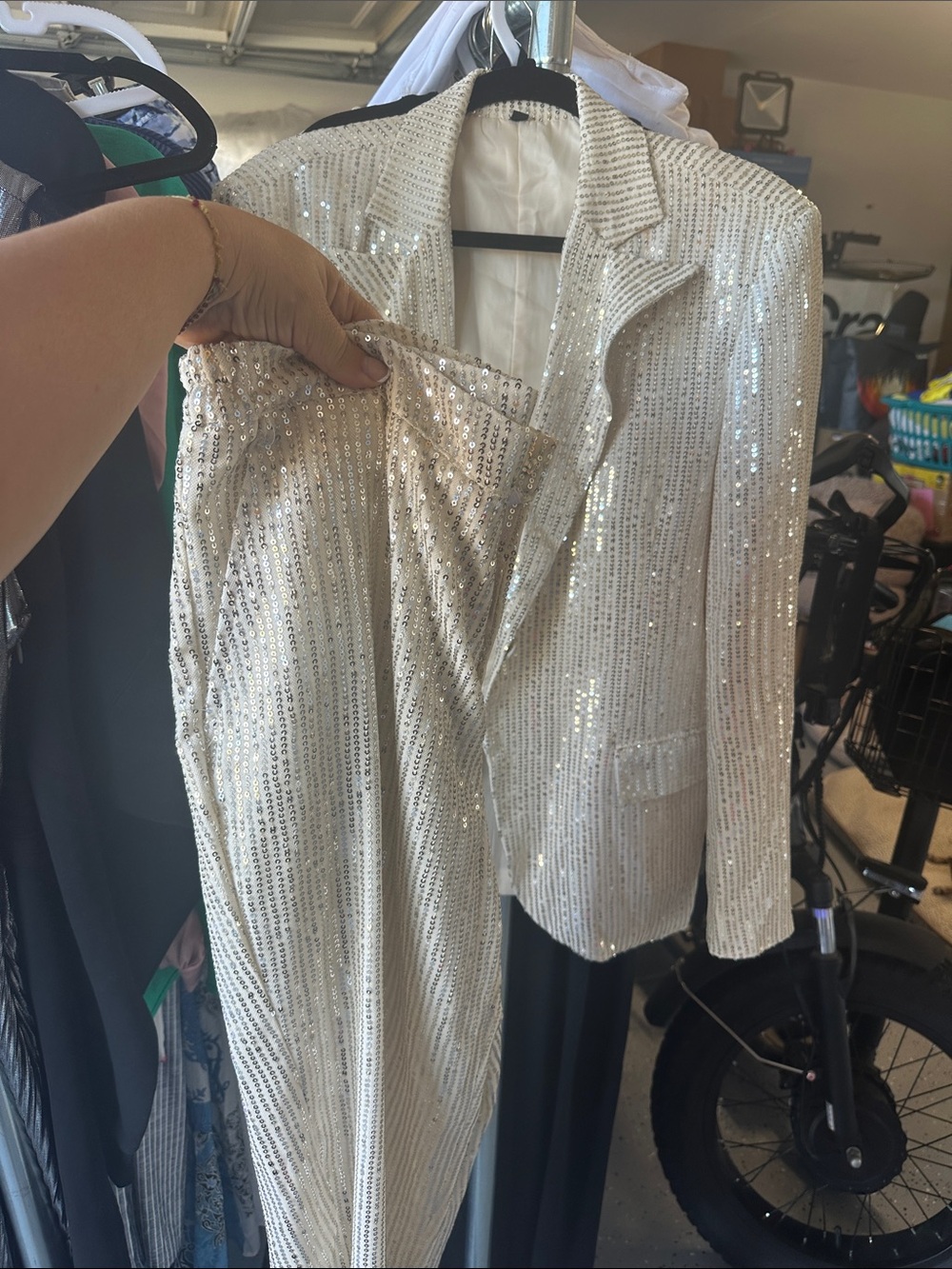 NWT 2 piece Sequined Women's Blazer Jacket & pants - Ivory/Champagne